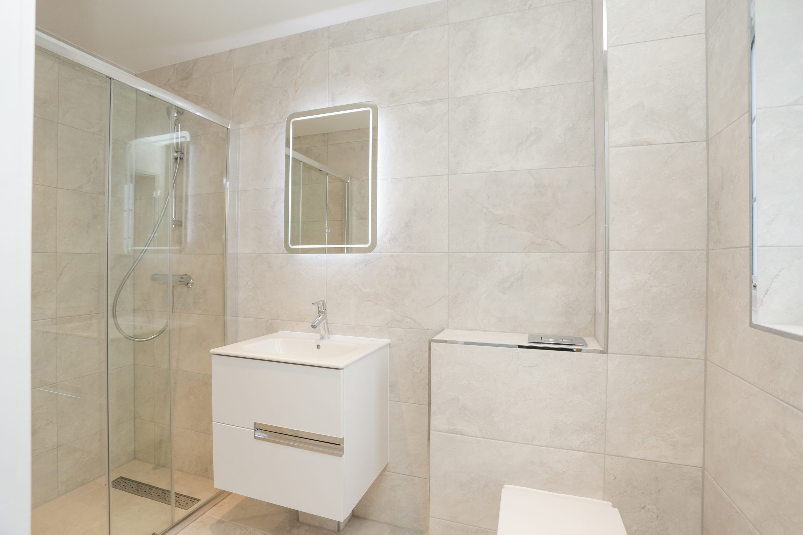 Fitted Ensuite at our Ivy Court Development.