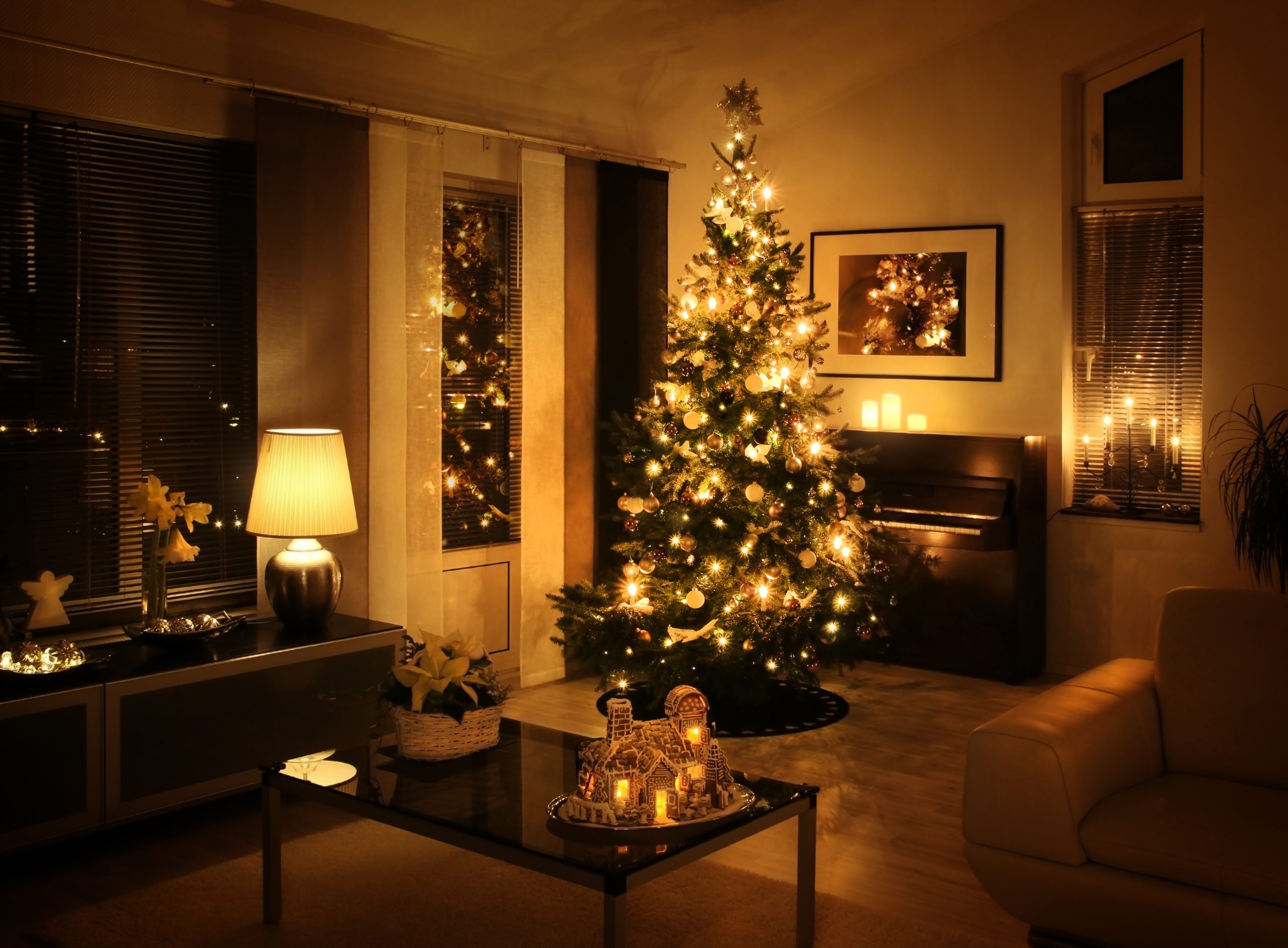 living room Christmas setting 
